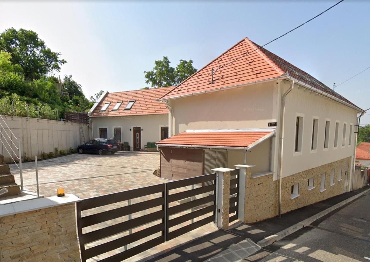 Monbuhim Comfort Veszprem Exterior photo